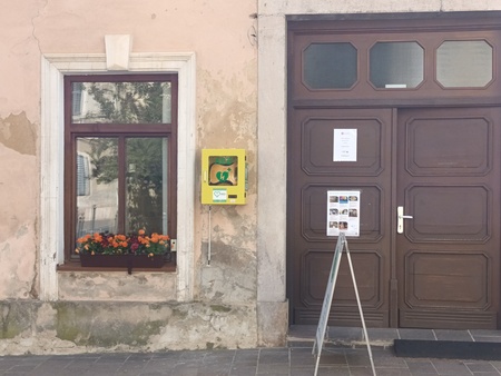 Defibrilator, Kambičev trg 5